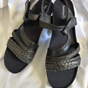 Black Bare Trap sandals, size 9